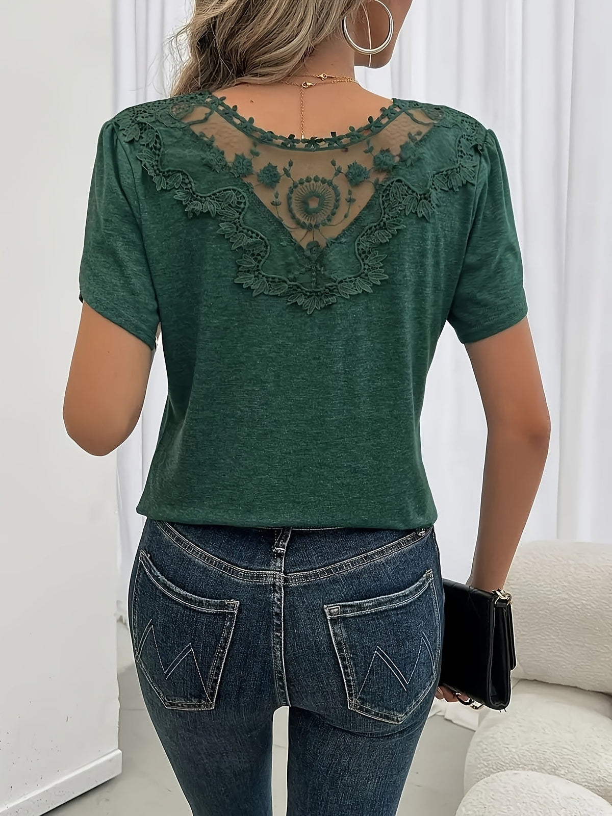 T-shirt à col en V et manches pétale pour femme | Haut d'été à manches courtes avec empiècement en dentelle, disponible en kaki, noir, vert, bleu marine, camel, gris clair, tailles S, M, L, XL