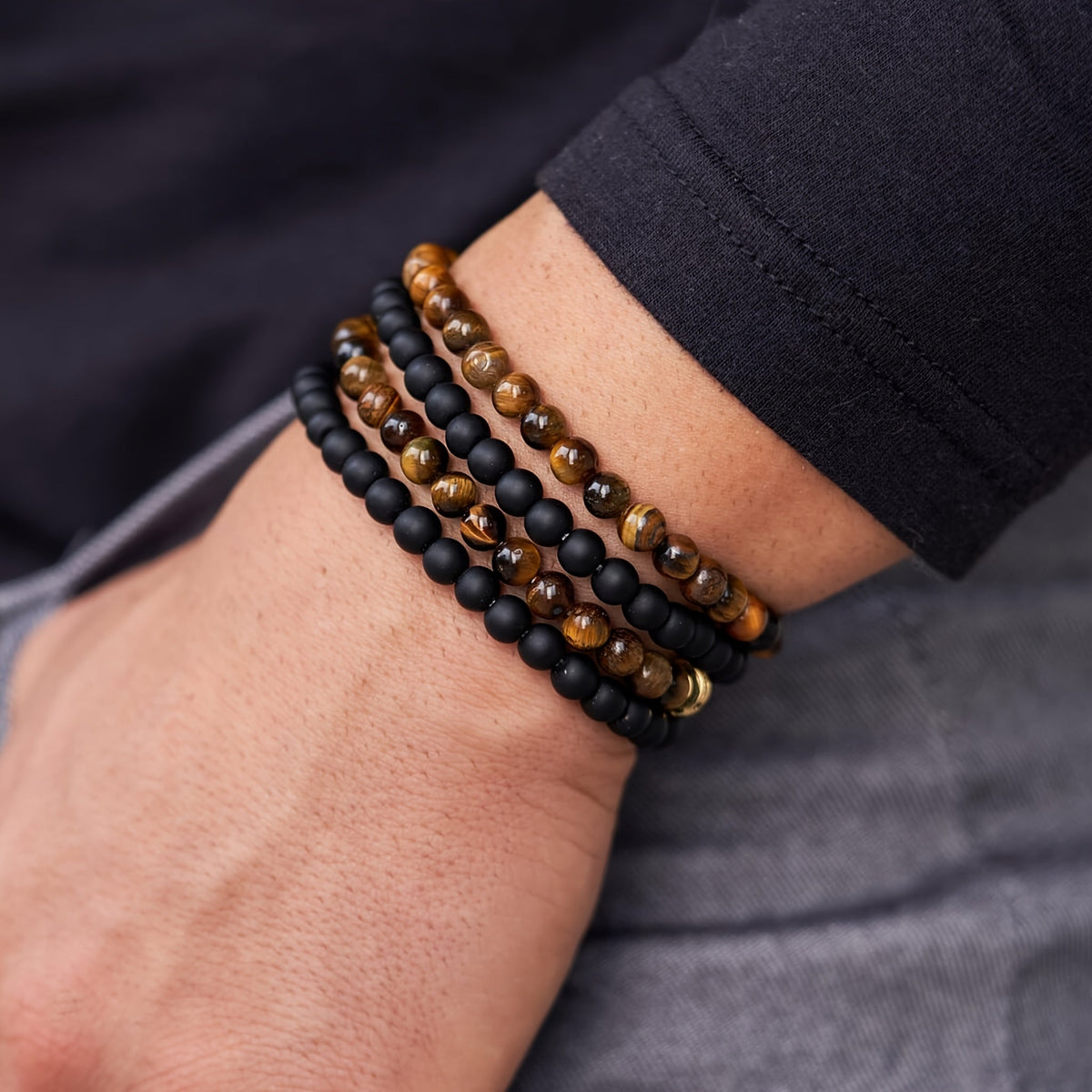 Lot de 12 bracelets en perles de pierre naturelle œil de tigre pour hommes et femmes – Bracelet bohème réglable de 8 mm avec perles noires, bijou de poignet unisexe aux tons terreux, cadeau de fête des pères idéal pour la famille