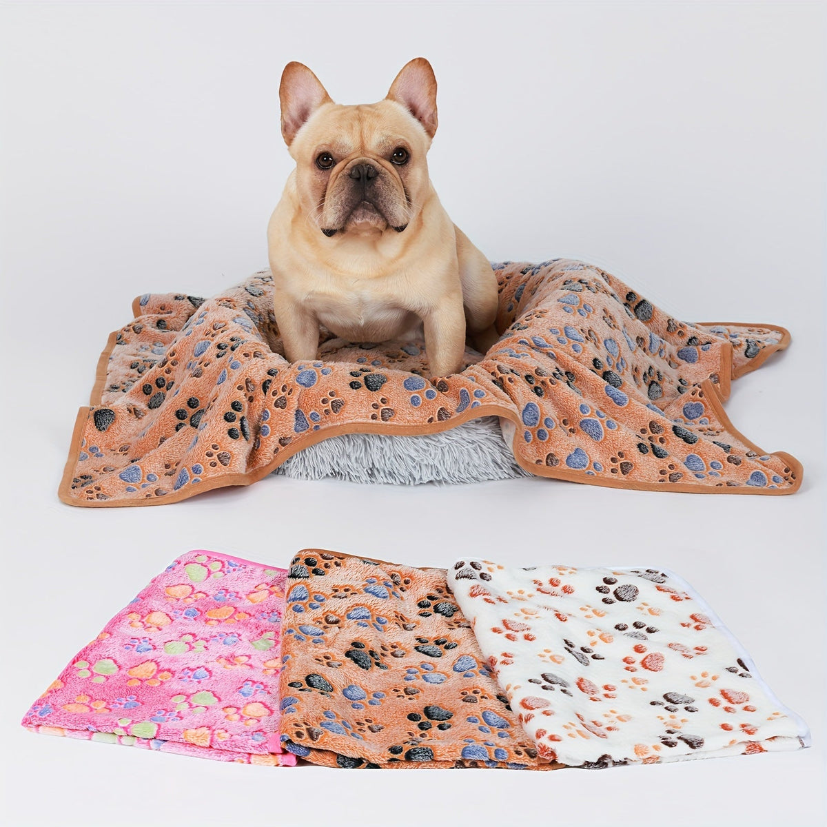 Lot de 3 couvertures en polaire pour chiens, chats et chiots – Plaid en flanelle super doux, duveteux et résistant, motifs pattes marron, rose et blanc, lavable en machine, serviette de séchage pour animaux incluse