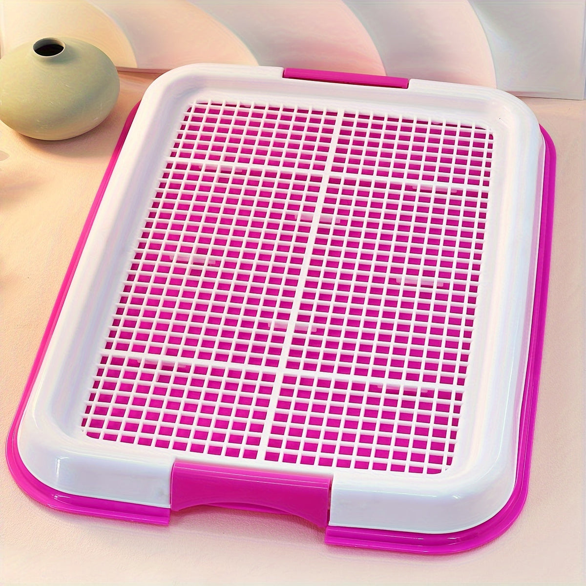 Toilettes d'intérieur pour petits chiens avec grille anti-piétinement creuse – Bac à litière hygiénique à drainage facile pour chiens de petites races, chiots et chiens de type Teddy, solution d'apprentissage de la propreté pour animaux de compagnie.
