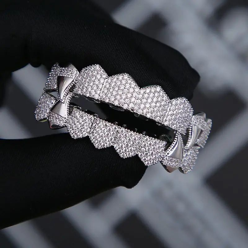 Set de 16 dents Hip Hop Grillz haut et bas – Grillz dentaires style punk, or et argent, pour rap, cosplay, Halloween et spectacles