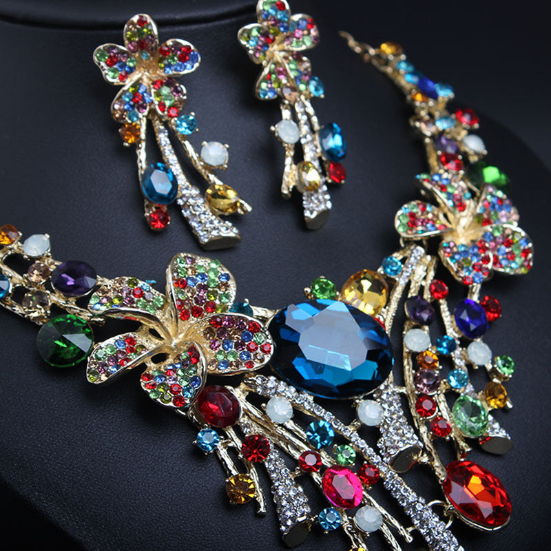 Parure collier et boucles d'oreilles fleur bohème pour femme – Ensemble de bijoux fantaisie 3 pièces en mosaïque de verre coloré, style bohème vibrant, cadeau idéal pour fêtes, mariages et occasions spéciales