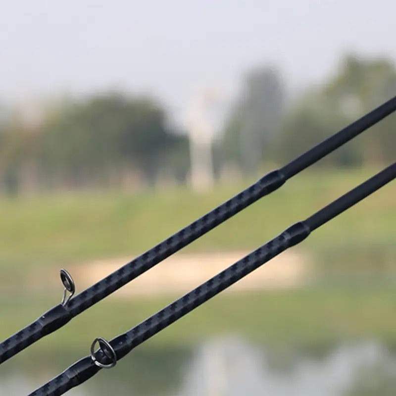 Canne à pêche en fibre de carbone 180 cm avec poignée en bois – Canne casting légère à deux sections, action moyenne, pour toutes les eaux, pêche au bar en eau douce et en mer, pour hommes et femmes