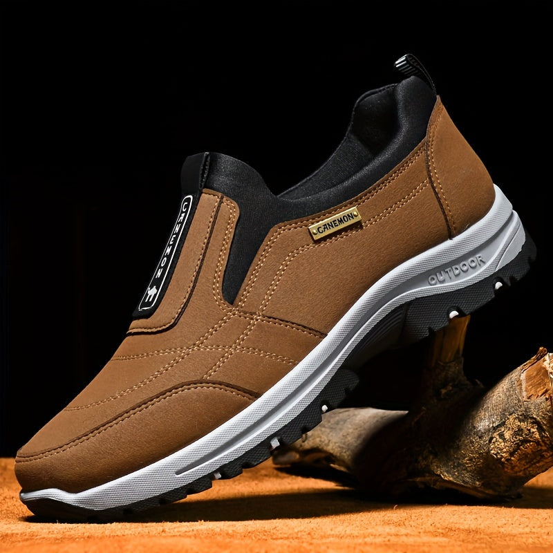 Baskets basses décontractées pour homme à motif lettres, chaussures de sport à enfiler avec semelle intérieure rembourrée – Bout rond confortable pour la salle de sport, le bureau et le quotidien, tailles US 6–11