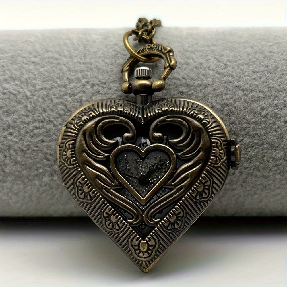 Collier montre de poche argenté en forme de cœur ajouré pour femme - Montre pendentif à quartz élégante, bijou vintage en acier inoxydable, cadeau idéal pour la fête des mères, la Saint-Valentin et les anniversaires