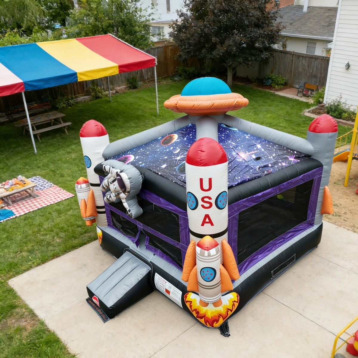 Château gonflable Espace 5 m - Structure gonflable professionnelle en PVC, thème astronaute et fusée, toit ciel étoilé, panier de basket, filets de sécurité à 360° | Fête d'enfants en extérieur (avec ou sans soufflerie)
