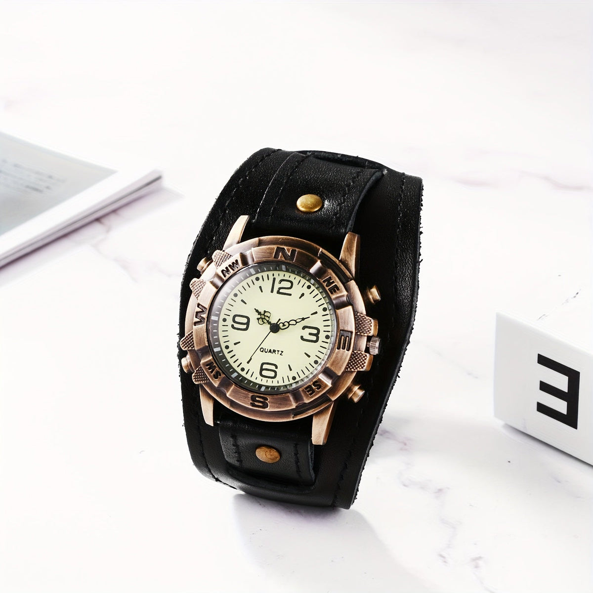 Montre à quartz analogique unisexe style steampunk vintage avec large bracelet en cuir – Style biker, boîtier rond, marron foncé, noir, marron, cadeau pour Halloween, Noël, fête des Pères