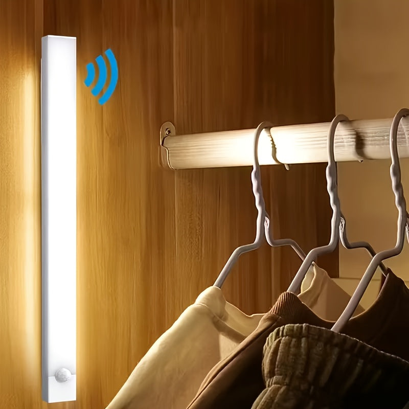 Lot de 3 et 6 éclairages LED pour placards avec détecteur de mouvement et recharge USB-C – Veilleuse magnétique sans fil sous meuble avec 3 modes pour cuisine, placard, escaliers, couloir et salle de bain, 10 cm/20 cm/30 cm
