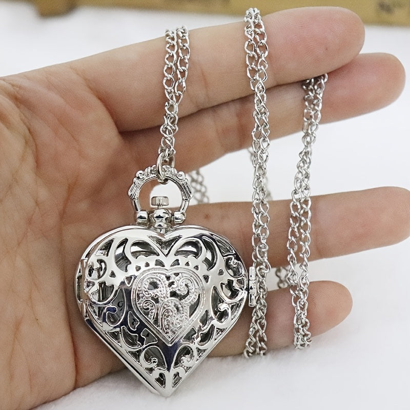 Collier montre à gousset rétro en forme de cœur pour femme – Bijou vintage argenté à quartz avec pendentif ajouré, chaîne de pull, cadeau pour femme