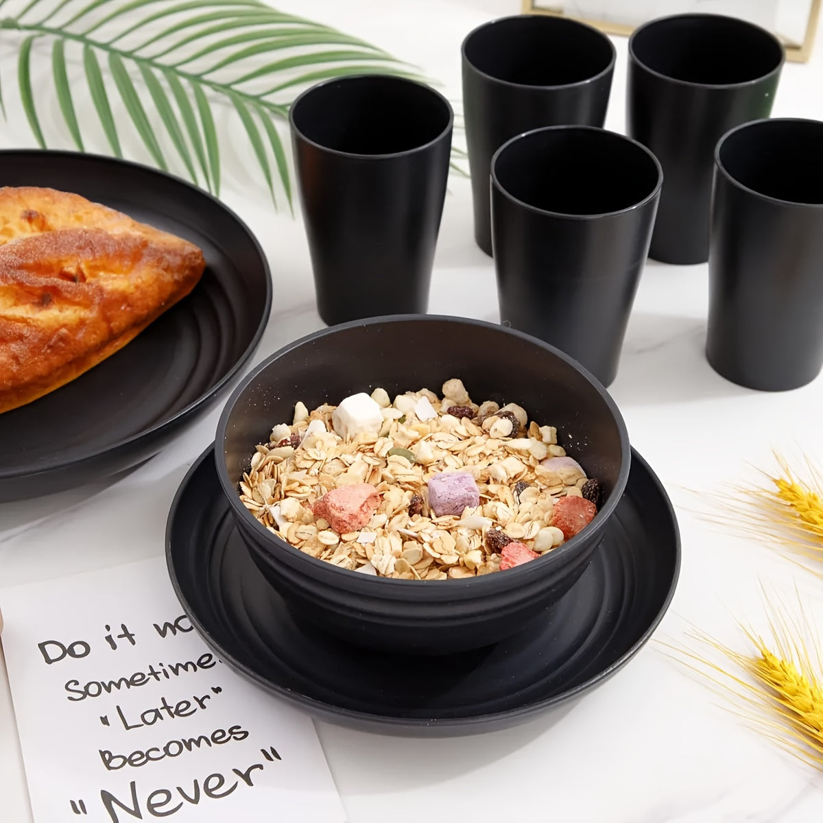 Service de vaisselle en paille de blé – Assiettes, bols et tasses écologiques et réutilisables, lavables au lave-vaisselle et compatibles micro-ondes, incassables, ensembles de 12/24/36 pièces pour le camping, les fêtes, l'extérieur et l'usage quotidien