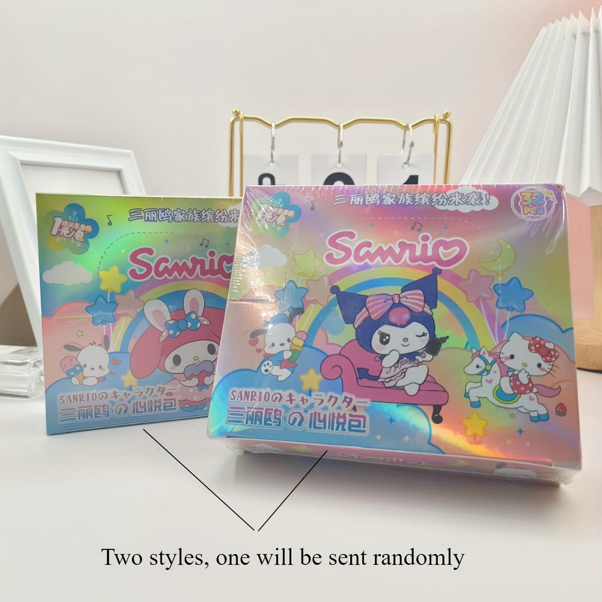 Cartes à collectionner Sanrio - 1 boîte de 32 paquets aléatoires | Hello Kitty, My Melody, Kuromi et plus, papier cartonné de haute qualité, cadeau d'anniversaire ou de Noël pour filles et fans de Sanrio