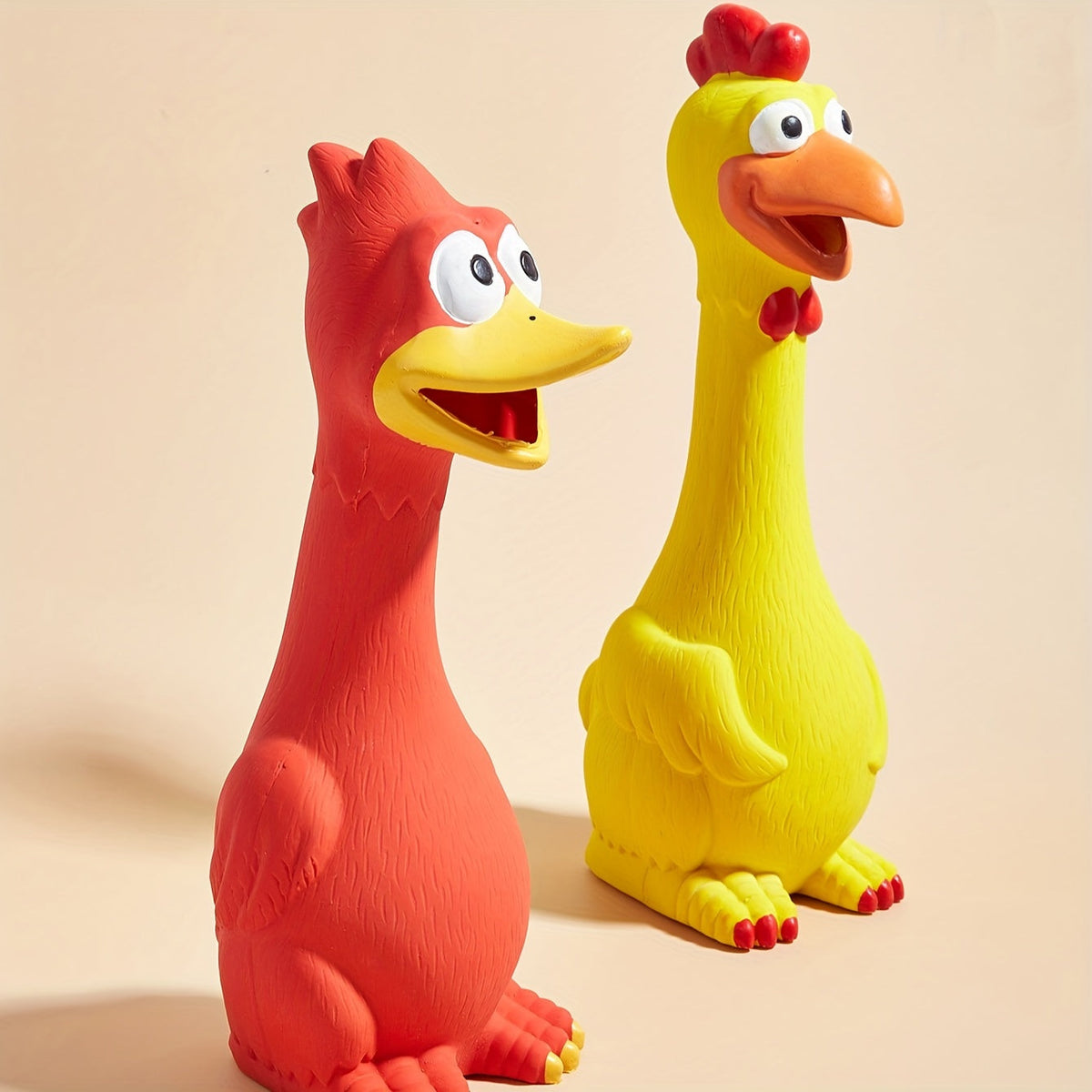 Jouet à mâcher grinçant pour chien en forme de poulet et de canard – Jouet sonore en latex durable pour chiens, sans pile, pour faire les dents et jouer de manière interactive avec les chiots et les chiens adultes, canard bleu et poulet vert