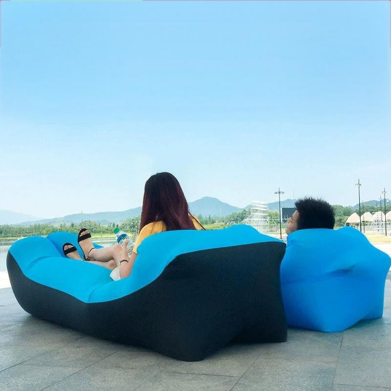 Canapé gonflable portable et fauteuil inclinable pour l'extérieur – Transat robuste semblable à un lit, gonflage et dégonflage rapides, léger et compact pour le camping, la plage, le jardin et les voyages, aucune pompe nécessaire