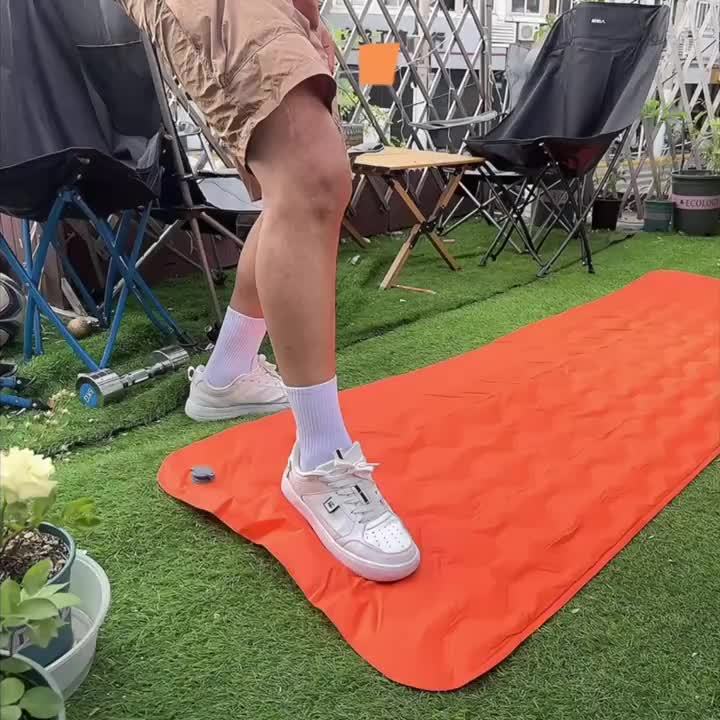 Matelas de camping gonflable - Matelas ultraléger avec oreiller et pompe à pied intégrée, tapis compact et portable pour la randonnée, le trekking, les voyages en voiture, la plage et le camping sous tente, couleurs variées