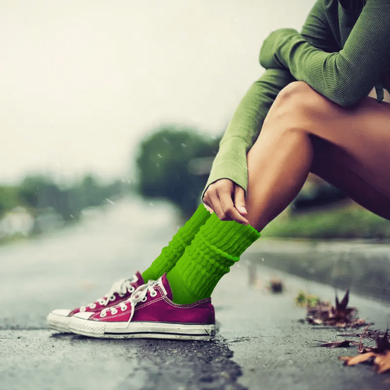 Chaussettes montantes pour femme, lot de 14 paires – Chaussettes douces, épaisses et souples, couleurs unies assorties, chaussettes de sport et de loisirs confortables en toute saison, lavables en machine, coffret cadeau pour Noël et Halloween