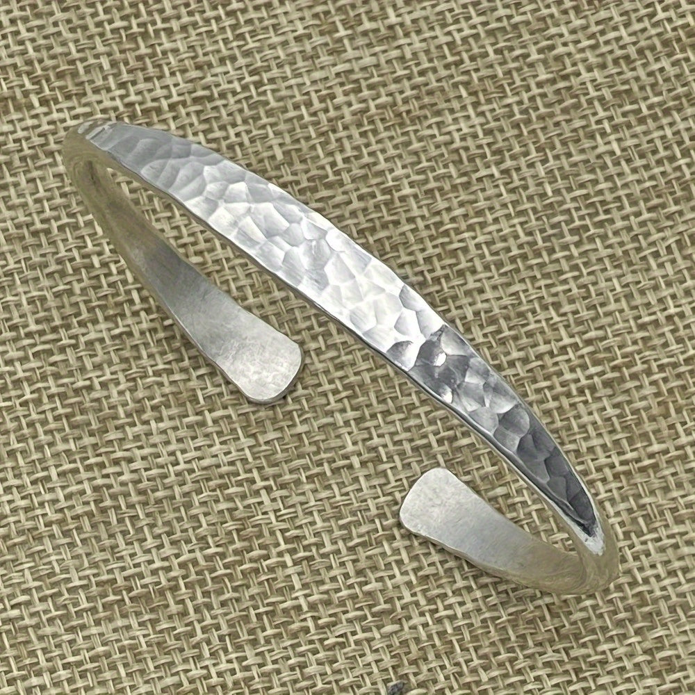 Bracelet manchette martelé en argent sterling 925 – Jonc ouvert fait main avec texture ondulée, taille ajustable, bijou vintage bohème pour femme, maman, petite amie – Cadeau d'anniversaire, fête, Saint-Valentin