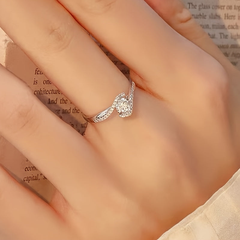 Bague de fiançailles en argent sterling 925 à quatre griffes et zircone torsadée – Anneau en spirale ajouré avec incrustation en oxyde de zirconium, tailles 6 à 10, cadeau de bague de promesse pour femme pour la Saint-Valentin