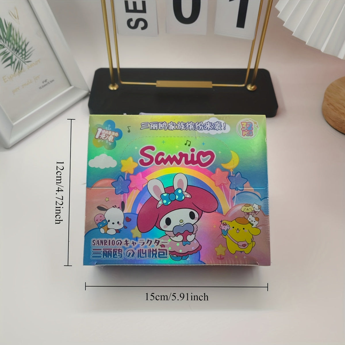 Cartes à collectionner Sanrio - 1 boîte de 32 paquets aléatoires | Hello Kitty, My Melody, Kuromi et plus, papier cartonné de haute qualité, cadeau d'anniversaire ou de Noël pour filles et fans de Sanrio