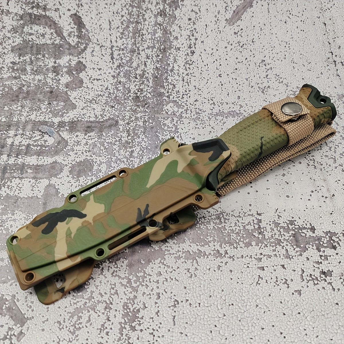 Couteau à lame fixe pour extérieur – Lame droite en acier inoxydable, manche antidérapant, étui type K, couteau EDC pour chasse, pêche, camping, survie, camouflage, outil de terrain polyvalent pour hommes
