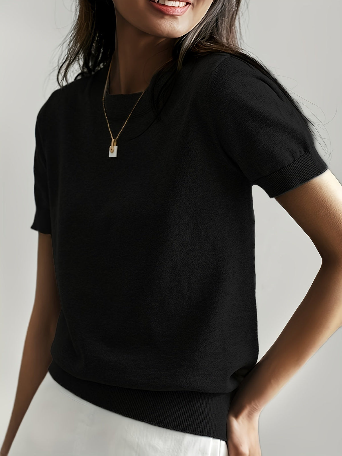 Women's Solid Color Short Sleeve Crew Neck T-Shirt – Lightweight Casual Basic Top for Spring Summer Fall
