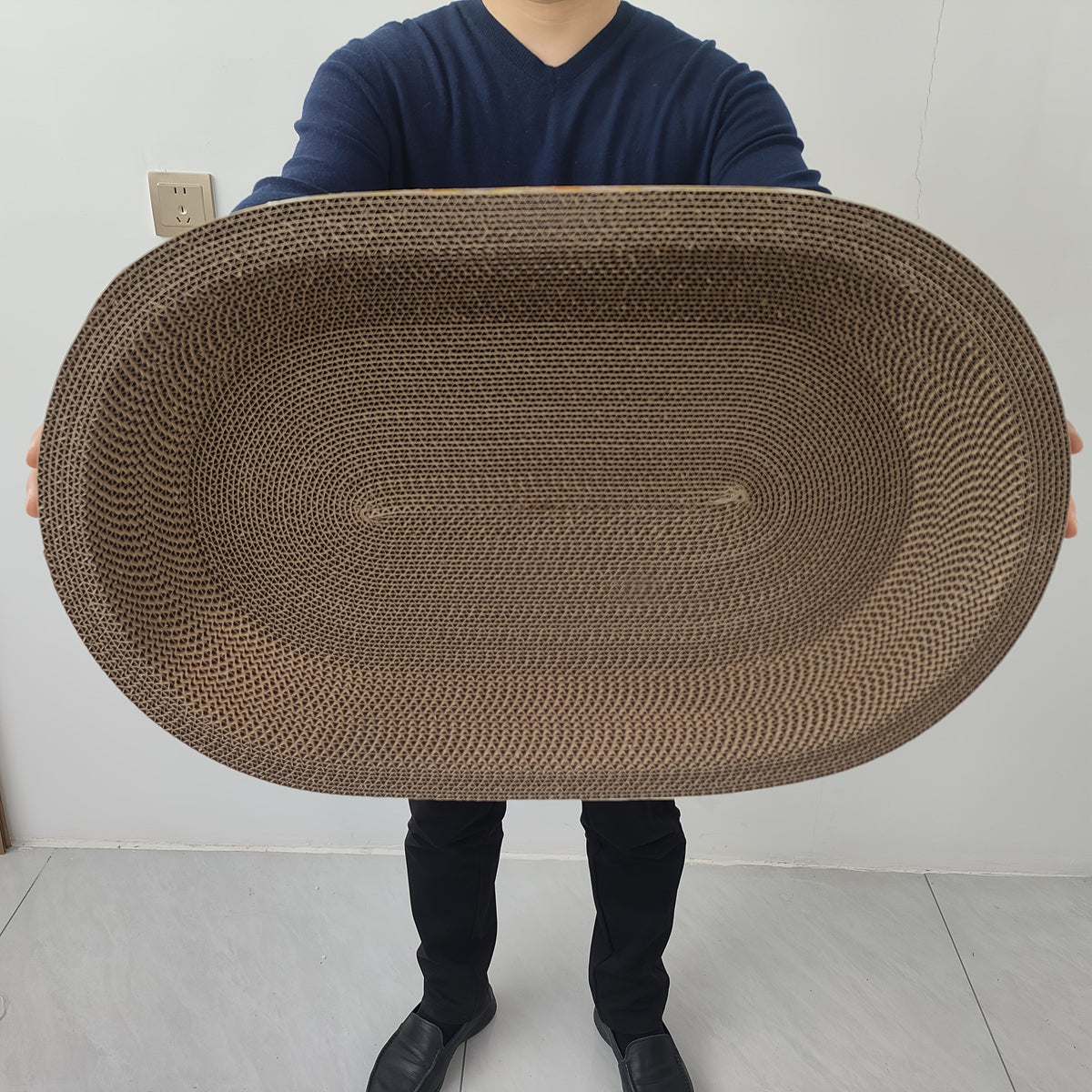 Griffoir pour chat ovale 60 x 40 cm, tapis à griffer en sisal épais 3-en-1 pour jouer, se reposer et se détendre, résistant à l'usure, ne peluche pas, protecteur de meubles pour chat