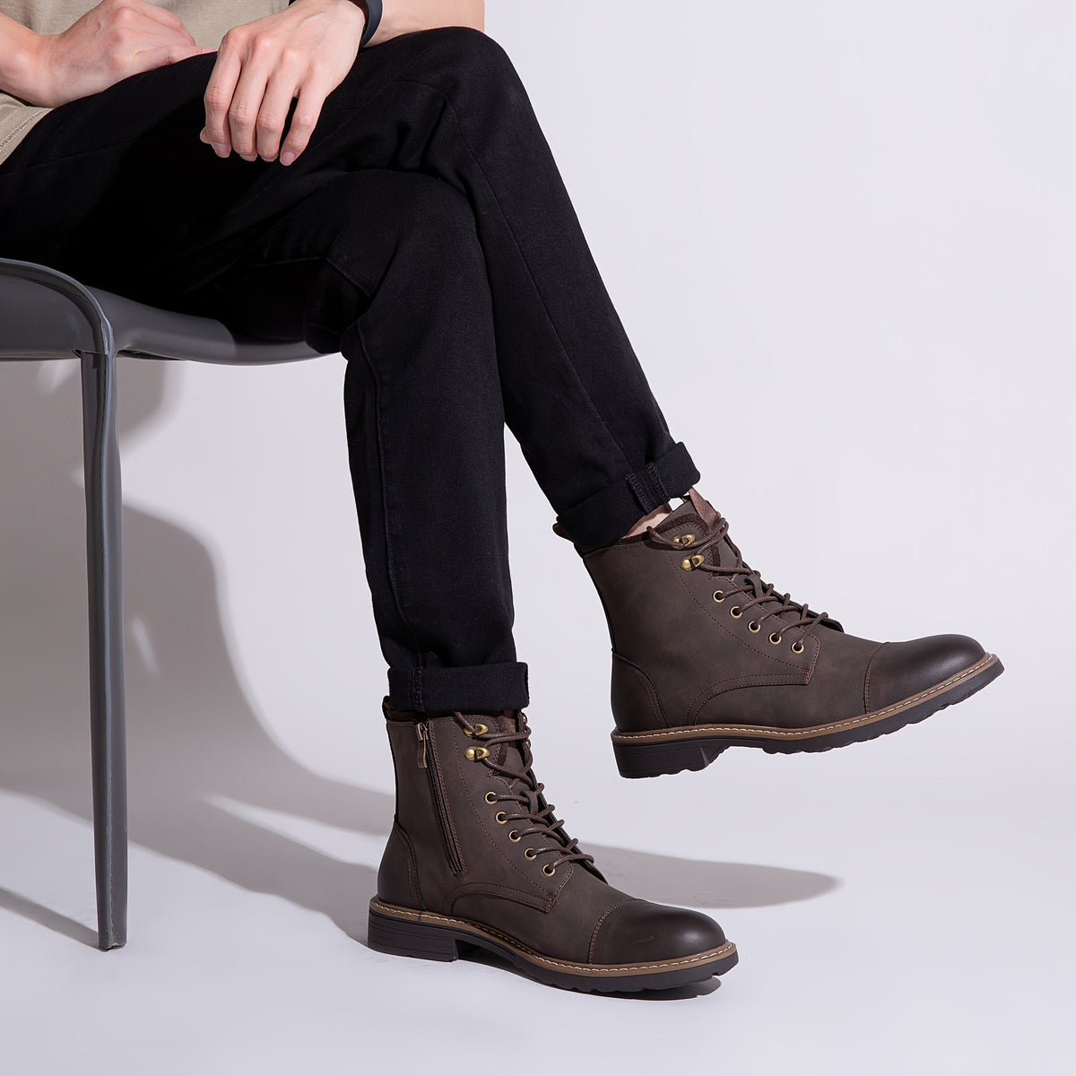 Bottes Chukka de moto pour homme – Bottines de ville en cuir véritable à lacets et fermeture éclair avec semelle antidérapante, bout renforcé, semelle intérieure rembourrée respirante, noir et marron | Velora