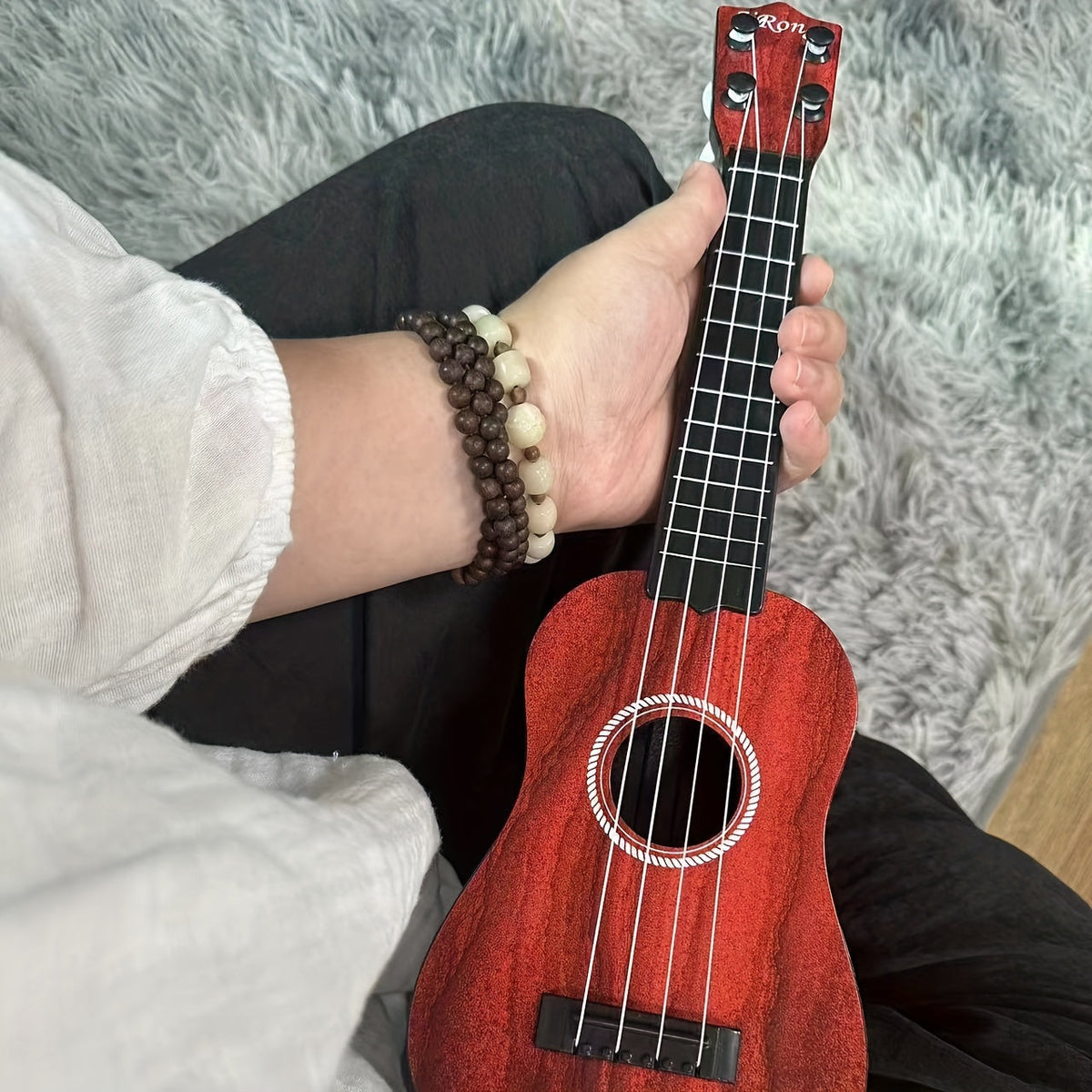 Guitare jouet ukulélé pour enfants 16,5 pouces, instrument de musique pour débutants, jouet d'éveil musical, cadeau pour enfants et tout-petits, violet, bleu, rouge, vert, blanc, noir