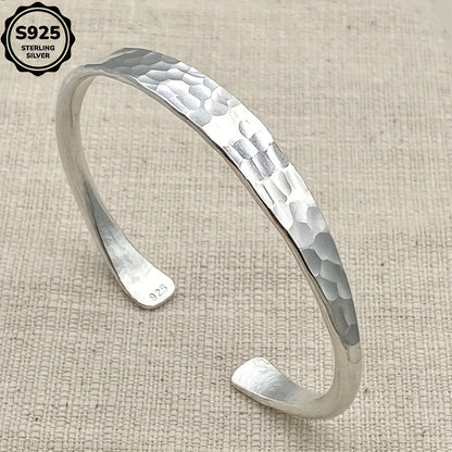 Bracelet manchette martelé en argent sterling 925 – Jonc ouvert fait main avec texture ondulée, taille ajustable, bijou vintage bohème pour femme, maman, petite amie – Cadeau d'anniversaire, fête, Saint-Valentin