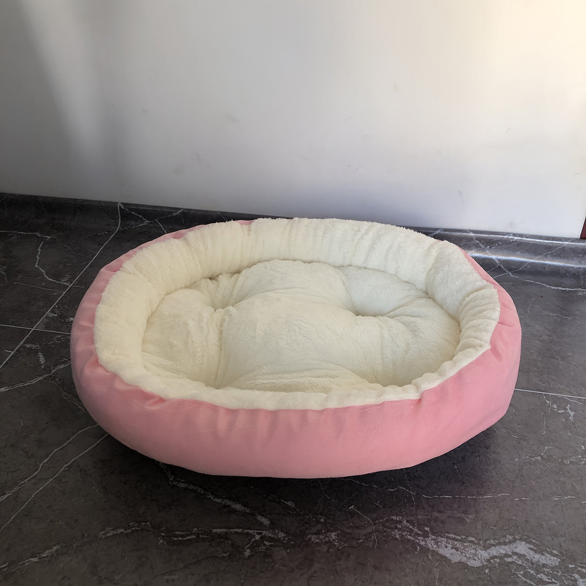 Panier ovale pour chats et chiens de petite à moyenne taille – Couchage douillet, doux et chaud en polyester texturé, coussin de sommeil confortable pour intérieur, adapté aux chatons, chiots, chihuahuas, teckels et shih tzus