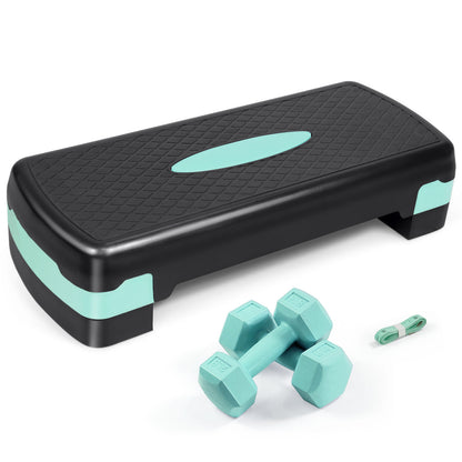 Ensemble de stepper d'aérobic à hauteur réglable avec 2 haltères et ruban à mesurer, plateforme d'exercice antidérapante avec rehausseurs, capacité de 550 lb, équipement de gym à domicile – 3 couleurs