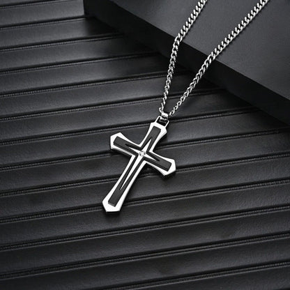 Ensemble de 4 colliers avec pendentif croix pour hommes et femmes – Colliers avec pendentif croix argentés unisexes et tendance, bijoux religieux à offrir pour un anniversaire, à la famille, aux proches et aux êtres chers