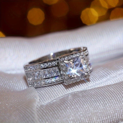 Bague de fiançailles pour femme en argent sterling 925 avec oxyde de zirconium carré – Bague de mariage solitaire classique à 4 griffes, bijou de mariage pour elle