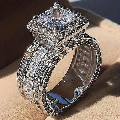 Bague de fiançailles pour femme en argent sterling 925 avec oxyde de zirconium carré – Bague de mariage solitaire classique à 4 griffes, bijou de mariage pour elle