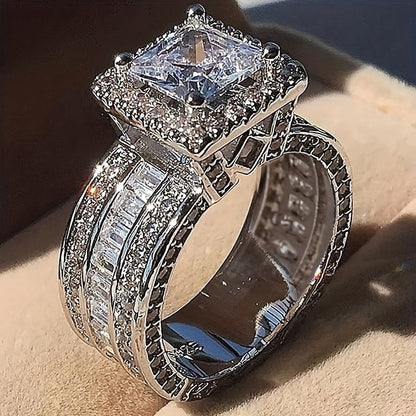 Bague de fiançailles pour femme en argent sterling 925 avec oxyde de zirconium carré – Bague de mariage solitaire classique à 4 griffes, bijou de mariage pour elle