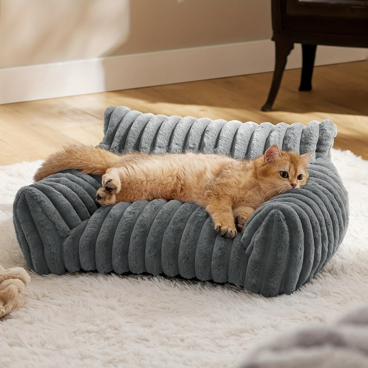 Canapé-lit pour chats d'intérieur - Panier apaisant et moelleux avec revêtement en velours côtelé de qualité supérieure, structure de soutien indéformable, canapé douillet pour chats et petits chiens