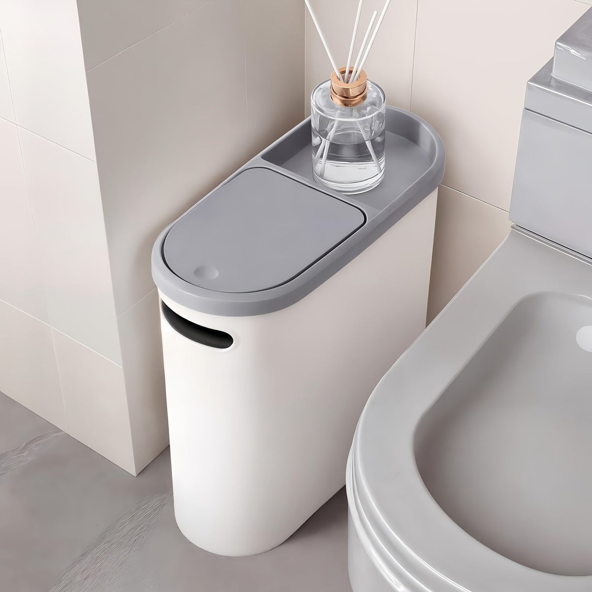Petite poubelle de salle de bain avec poignées intégrées, lot de 1 ou 2 – Corbeille à papier en plastique antirouille, design gain de place pour salle de bain, buanderie et bureau, sacs poubelle inclus