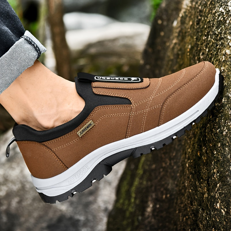 Baskets basses décontractées pour homme à motif lettres, chaussures de sport à enfiler avec semelle intérieure rembourrée – Bout rond confortable pour la salle de sport, le bureau et le quotidien, tailles US 6–11