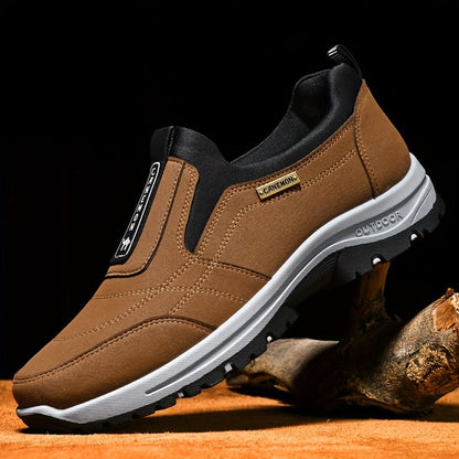 Baskets basses décontractées pour homme à motif lettres, chaussures de sport à enfiler avec semelle intérieure rembourrée – Bout rond confortable pour la salle de sport, le bureau et le quotidien, tailles US 6–11