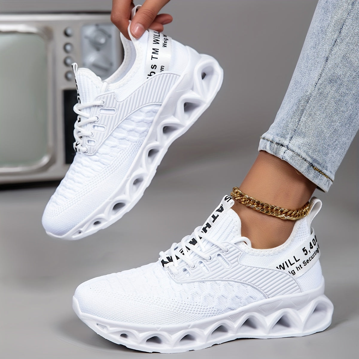 Baskets légères pour femmes, chaussures de marche à lacets en maille respirante avec semelle épaisse, chaussures de course et de tennis décontractées à enfiler, 7 couleurs, tailles US 6-12,5, chaussures d'entraînement tendance et polyvalentes