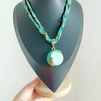 Collier ras-du-cou bohème avec pendentif en turquoise et strass pour femme, bijou vintage à chaîne en corde tressée torsadée, ajustable et imposant