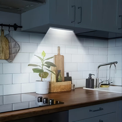 Lot de 3 et 6 éclairages LED pour placards avec détecteur de mouvement et recharge USB-C – Veilleuse magnétique sans fil sous meuble avec 3 modes pour cuisine, placard, escaliers, couloir et salle de bain, 10 cm/20 cm/30 cm
