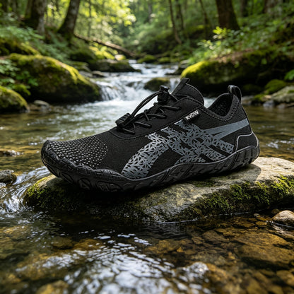 Chaussures aquatiques pieds nus pour femmes avec bout large – Chaussures d'eau légères, antidérapantes et respirantes pour la plage, la piscine, la randonnée et la marche, chaussures minimalistes de sport, pointures US 6-11, plusieurs couleurs