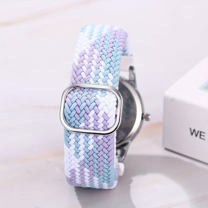 Montre de sport à quartz analogique avec grand cadran à calendrier et bracelet en nylon tressé – Montre-bracelet ronde à lecture facile avec cadran 24 heures pour hommes et femmes, bracelet élastique réglable et souple, 4 styles