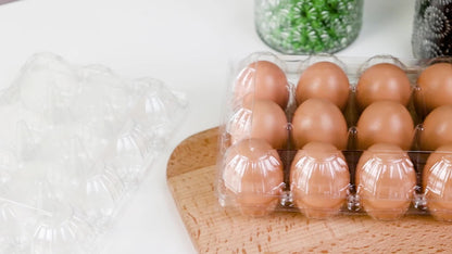 Lot de 60 boîtes à œufs transparentes en plastique, 12 alvéoles avec étiquettes – Boîtes à œufs en PET en gros pour la cuisine, l'élevage, la ferme avicole, le marché fermier et le stockage au réfrigérateur, capacité d'une douzaine d'œufs standard