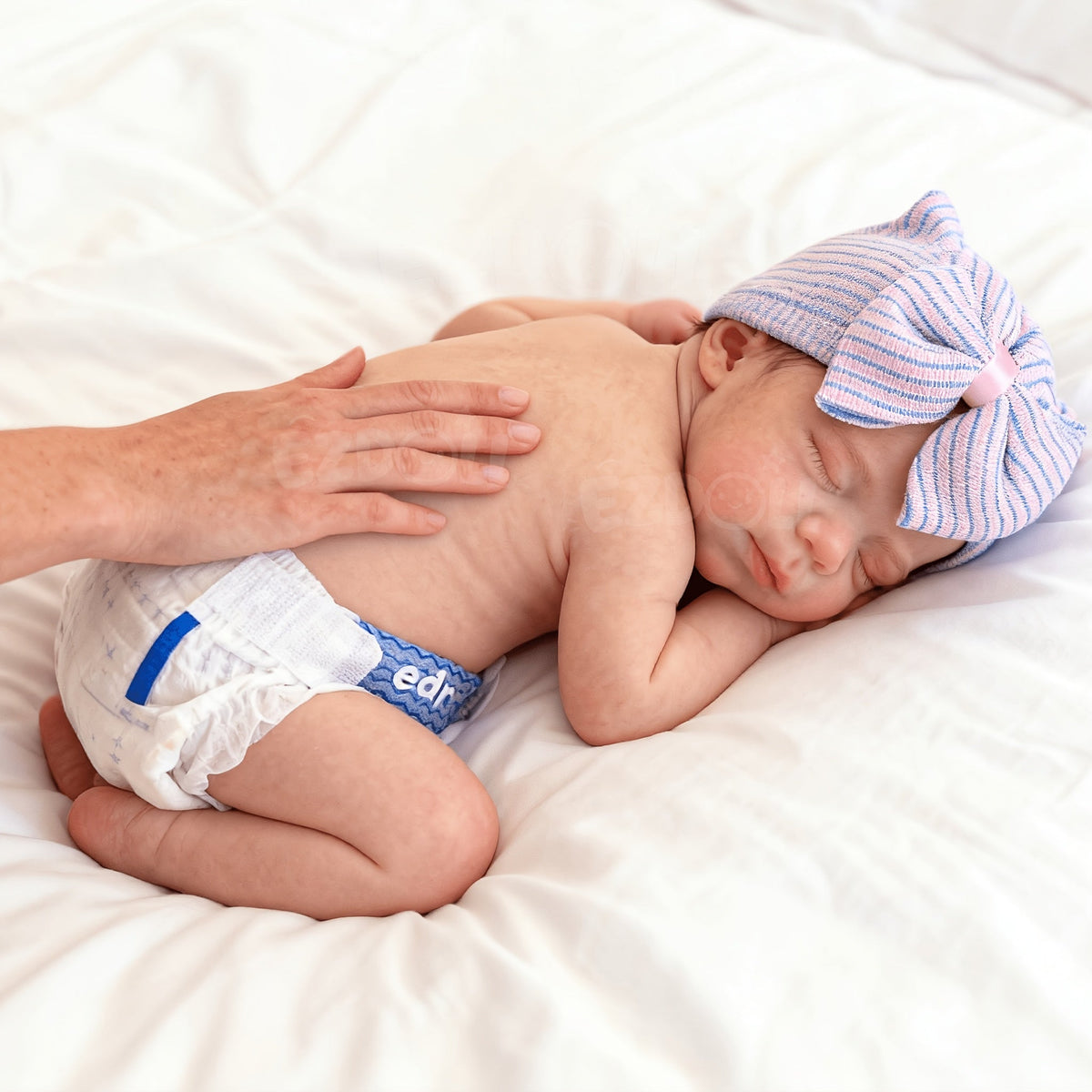 Poupée fille de 18 pouces en silicone intégral – Nouveau-né réaliste à bouche ouverte, poupée reborn faite main, souple et flexible avec tenue, cadeau d'anniversaire ou de Noël pour enfants et collectionneurs
