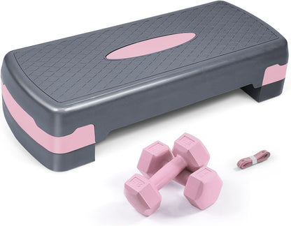 Ensemble de step aérobique réglable en hauteur avec 2 haltères et ruban à mesurer – Plateforme d'exercice antidérapante avec rehausseurs, capacité de 550 lb, équipement de gym à domicile pour cardio et perte de poids