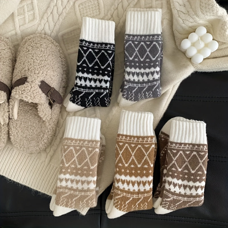 Lot de 5 paires de chaussettes thermiques d'hiver pour femme – Chaussettes mi-mollet chaudes et duveteuses à motif losanges ethniques, tissu doux et confortable pour les trajets en extérieur et au quotidien, multicolores