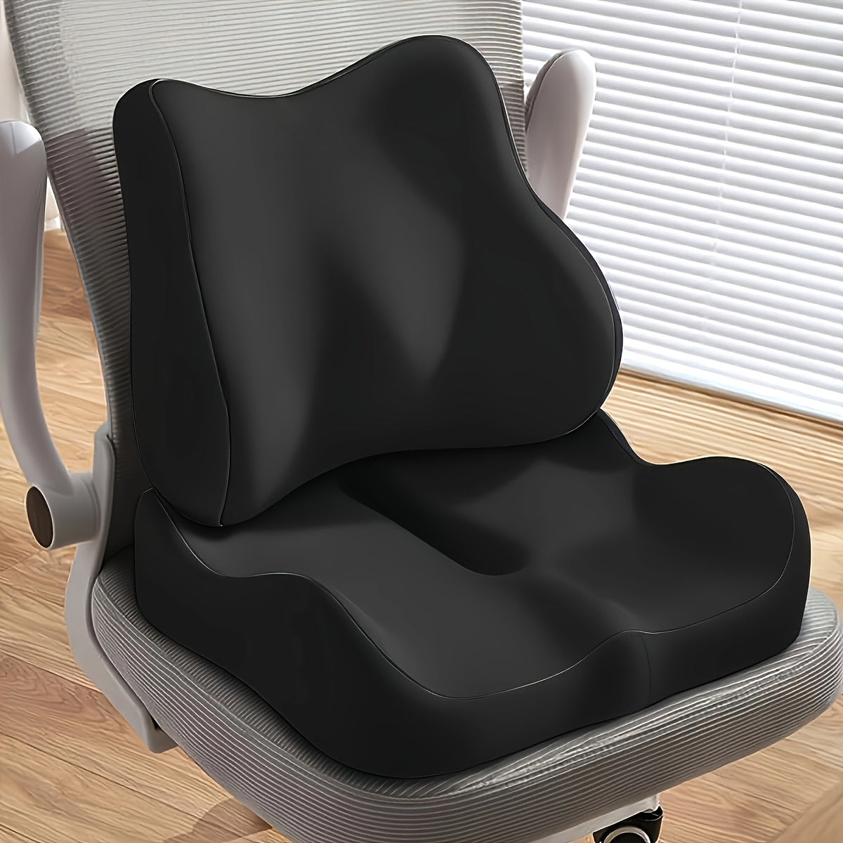Coussin d'assise ergonomique en mousse à mémoire de forme pour chaise de bureau, fauteuil roulant et siège de voiture – Soulagement du coccyx profilé, housse en maille douce, base antidérapante, plusieurs couleurs disponibles