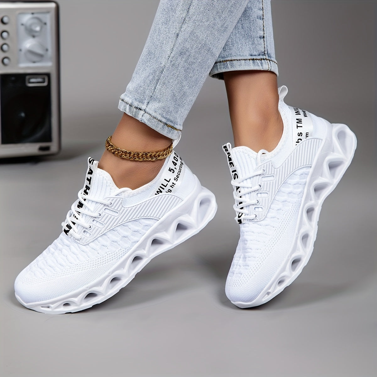 Baskets légères pour femmes, chaussures de marche à lacets en maille respirante avec semelle épaisse, chaussures de course et de tennis décontractées à enfiler, 7 couleurs, tailles US 6-12,5, chaussures d'entraînement tendance et polyvalentes