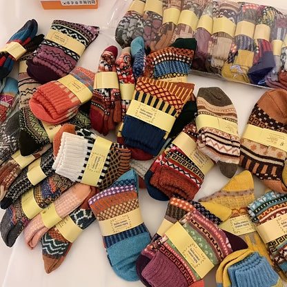 Chaussettes d'hiver épaisses pour femmes, lot de 5 paires – Chaussettes thermiques mi-hautes à carreaux, douces et chaudes pour la randonnée, le ski et les activités extérieures, poids lourd 250g, coffret cadeau de Noël